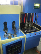 供應(yīng)宏遠(yuǎn)塑料機(jī)械 全自動吹瓶機(jī)廠家-臺州市黃巖宏遠(yuǎn)塑料機(jī)械廠 -